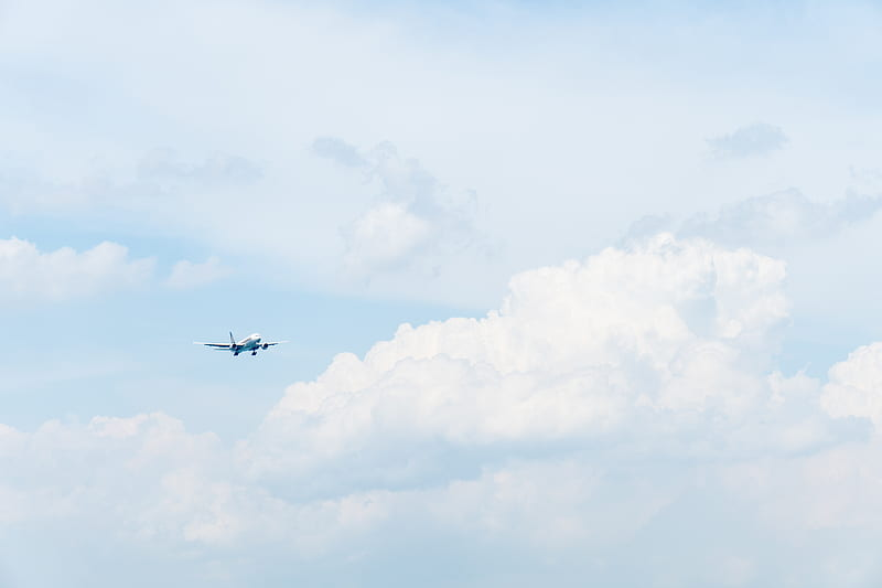 U.S. Airline Sector Struggles: A Sign of Economic Slowdown?